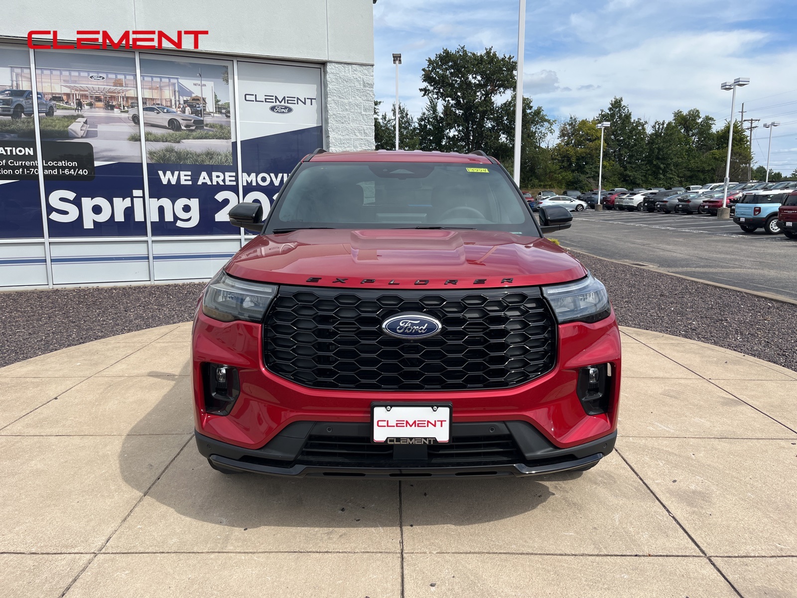 2025 Ford Explorer ST-Line photo 2