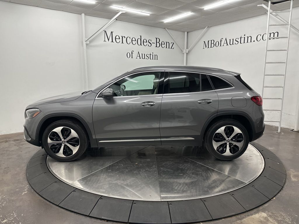 2025 Mercedes Benz GLA 250 photo 2