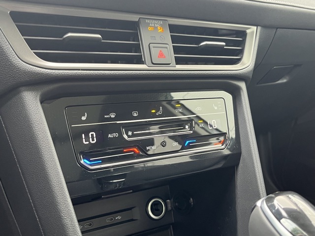 2025 Volkswagen Taos SE photo 34