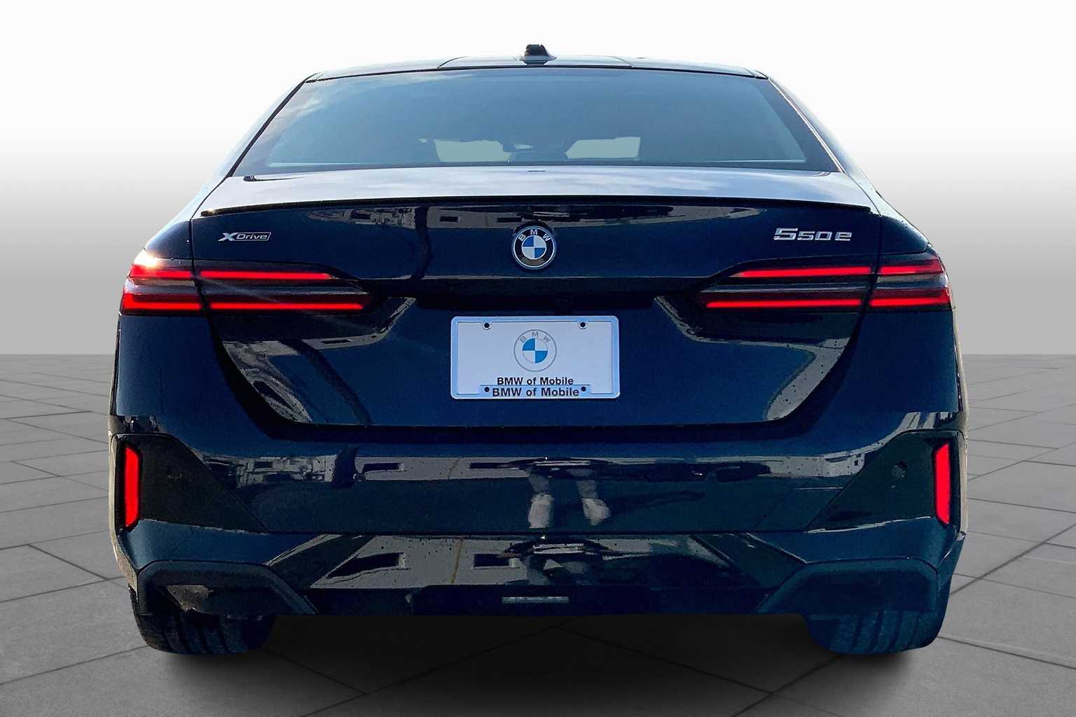 2026 Bmw 550e xDrive photo 4