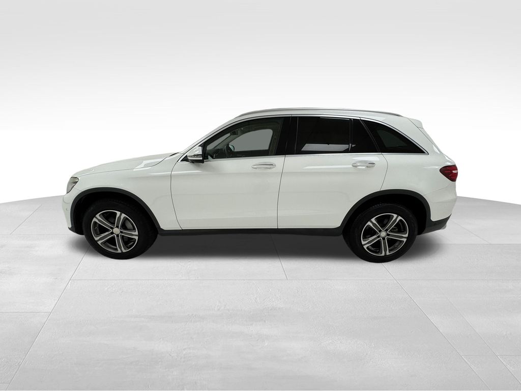2017 Mercedes Benz GLC 300 4MATIC photo 5
