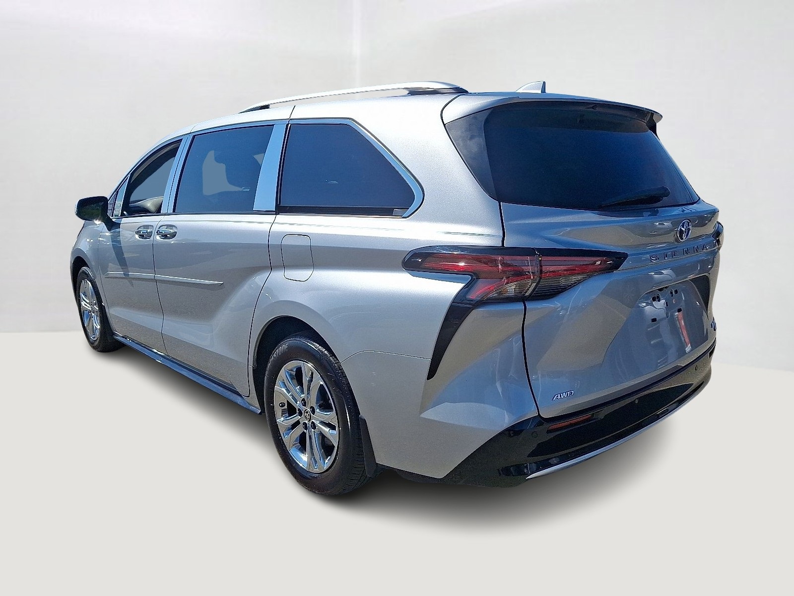 2024 Toyota Sienna Platinum photo 7