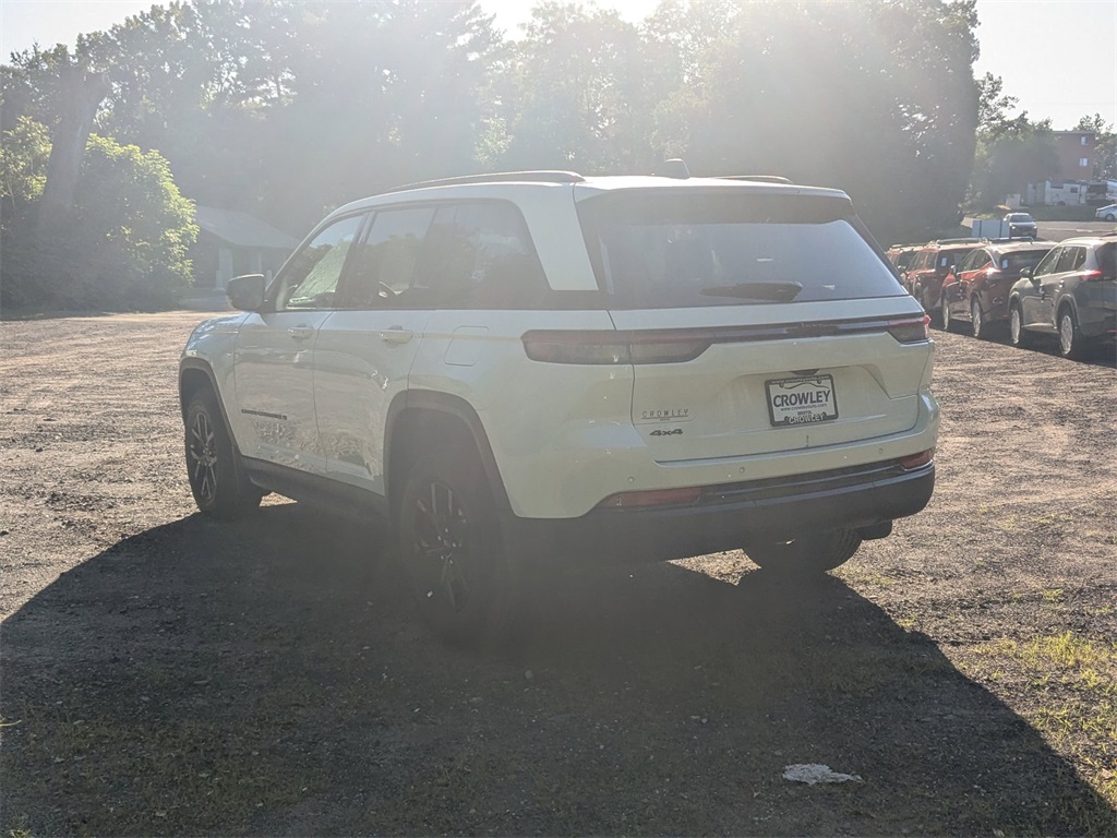 2025 Jeep Grand Cherokee Altitude X photo 2