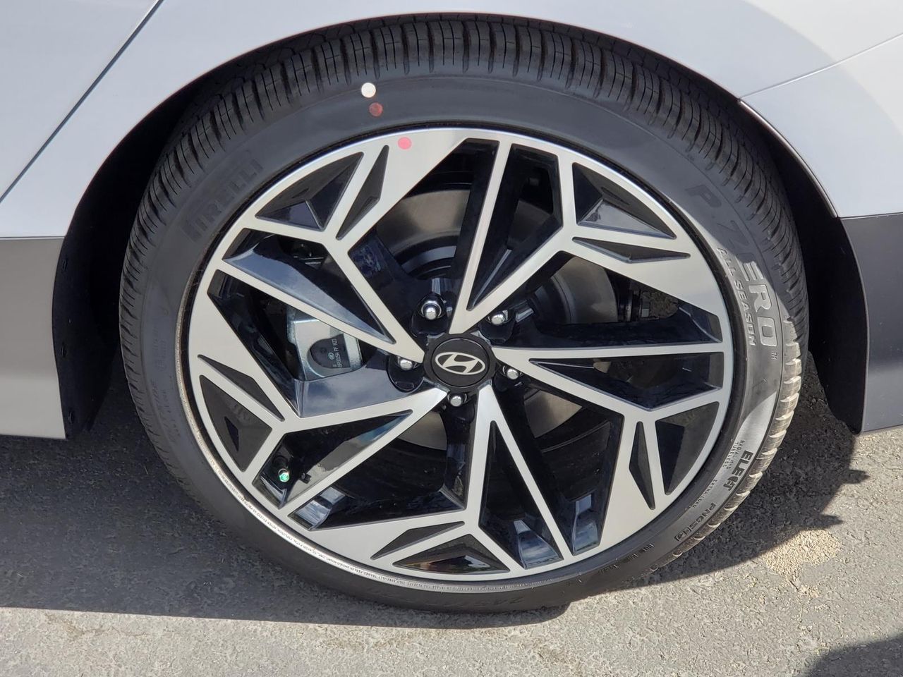 2025 Hyundai Ioniq 6 SEL photo 6