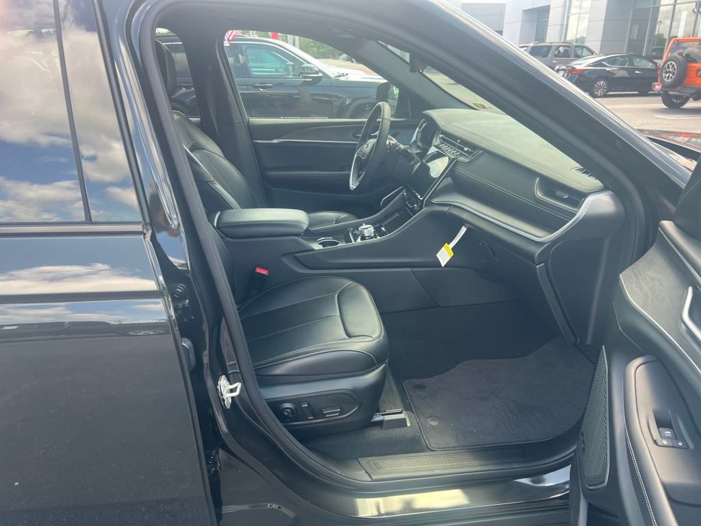 2024 Jeep Cherokee Limited 4xe photo 13