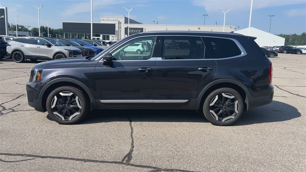 2025 Kia Telluride S photo 5