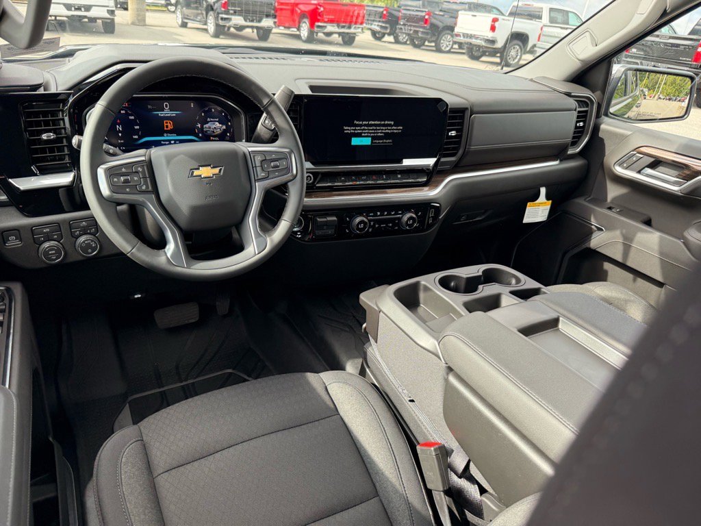 2026 Chevrolet Silverado 1500 LT photo 4