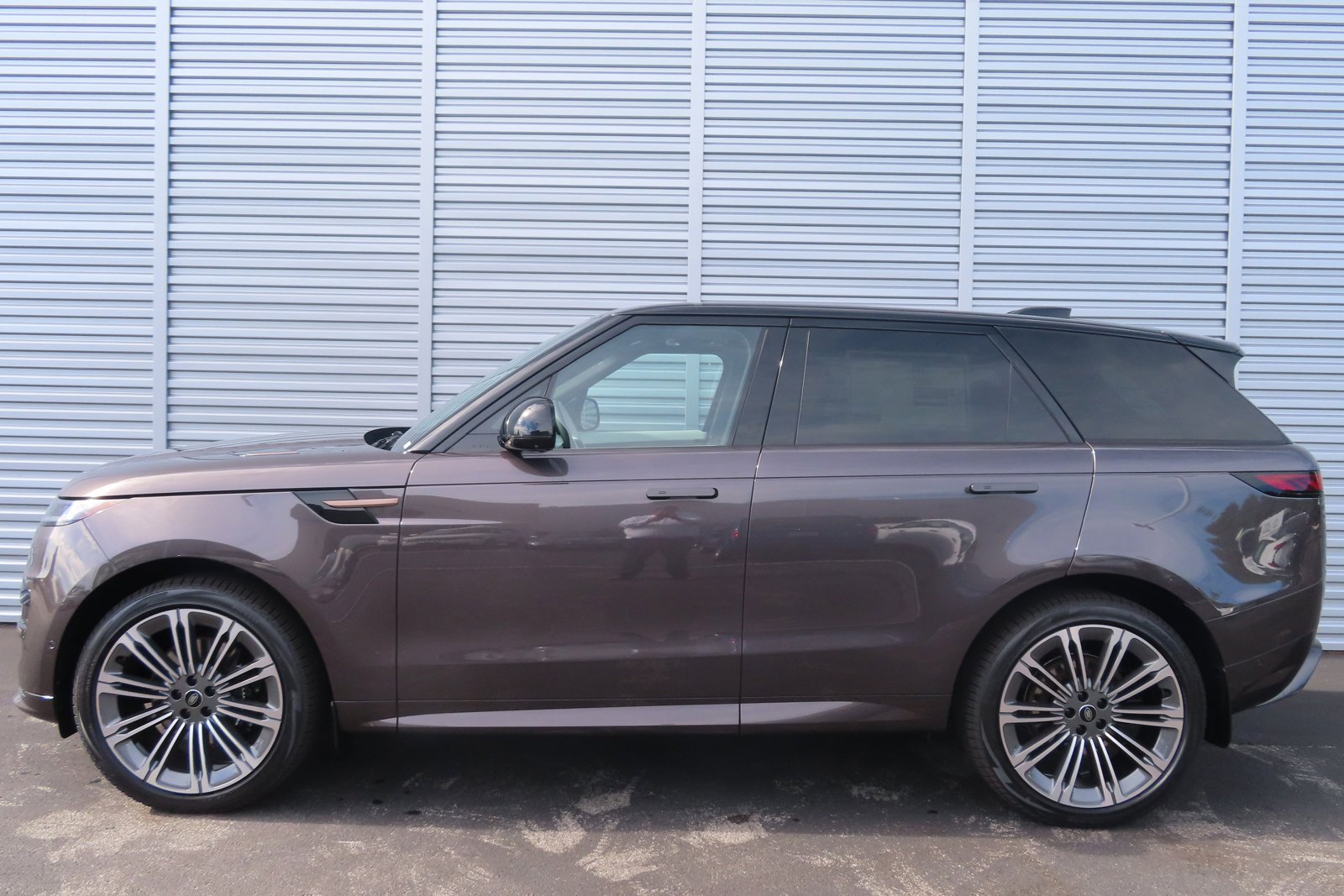 2024 Land Rover Range Rover Sport SE photo 7