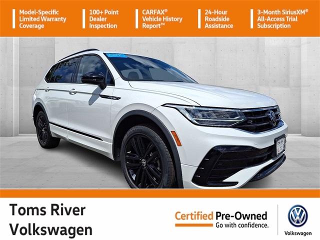 2022 Volkswagen Tiguan SE R-LINE BLACK's photo