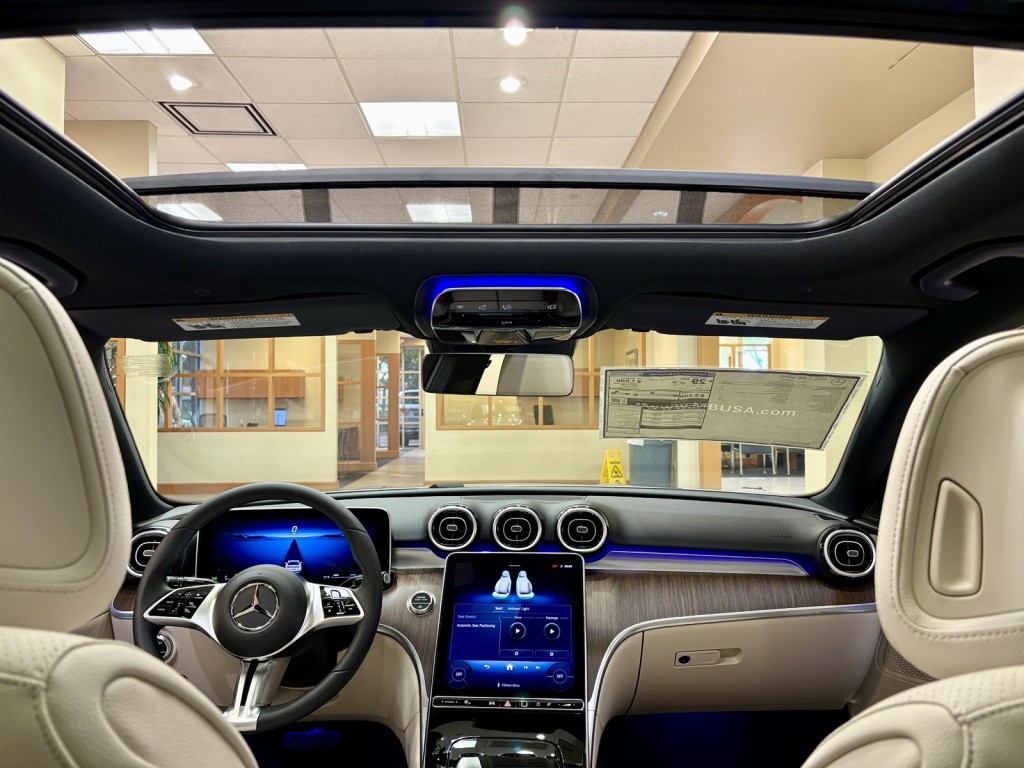 2025 Mercedes Benz C 300 photo 10