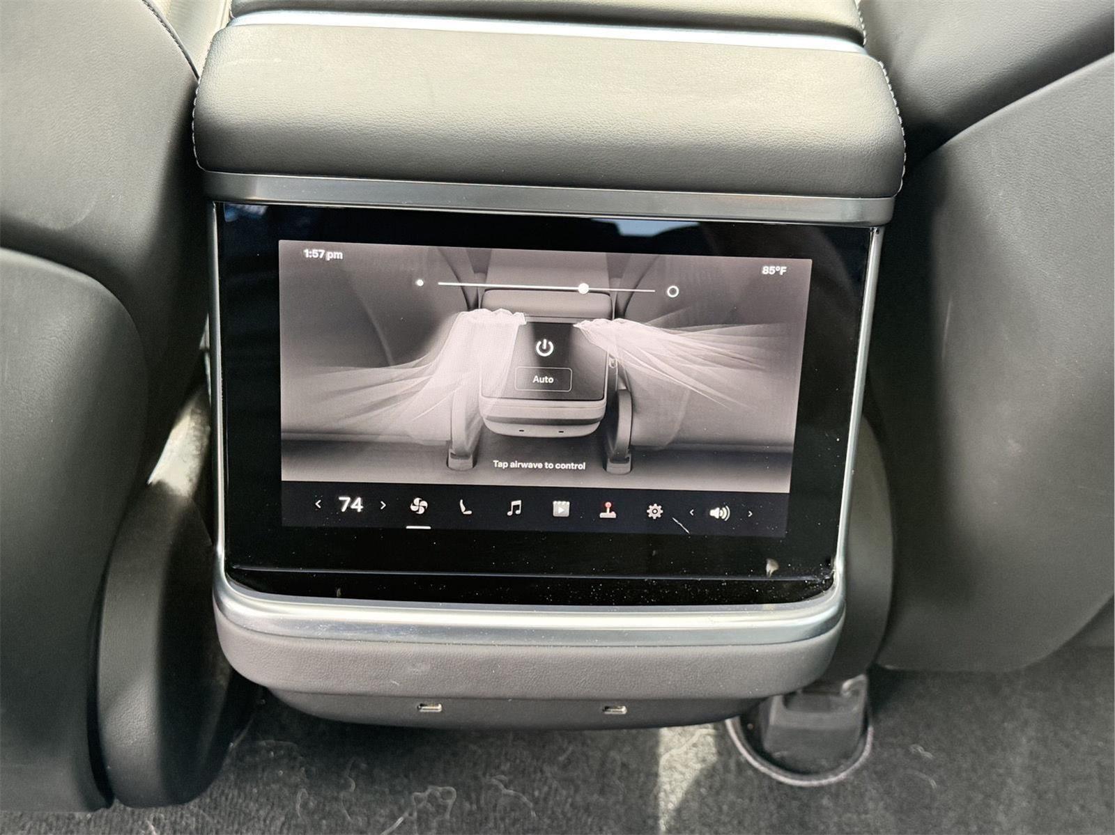 2022 Tesla Model S Plaid photo 26