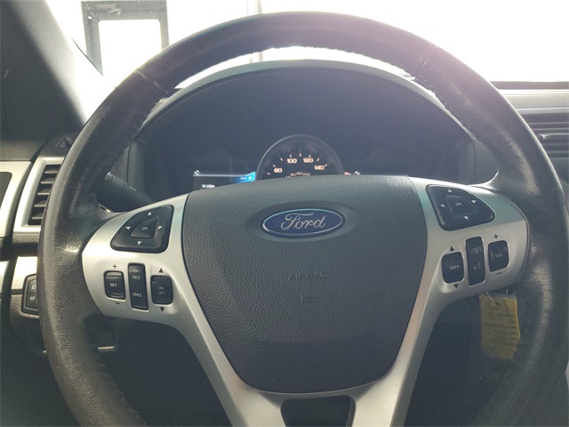 2015 Ford Explorer XLT photo 7