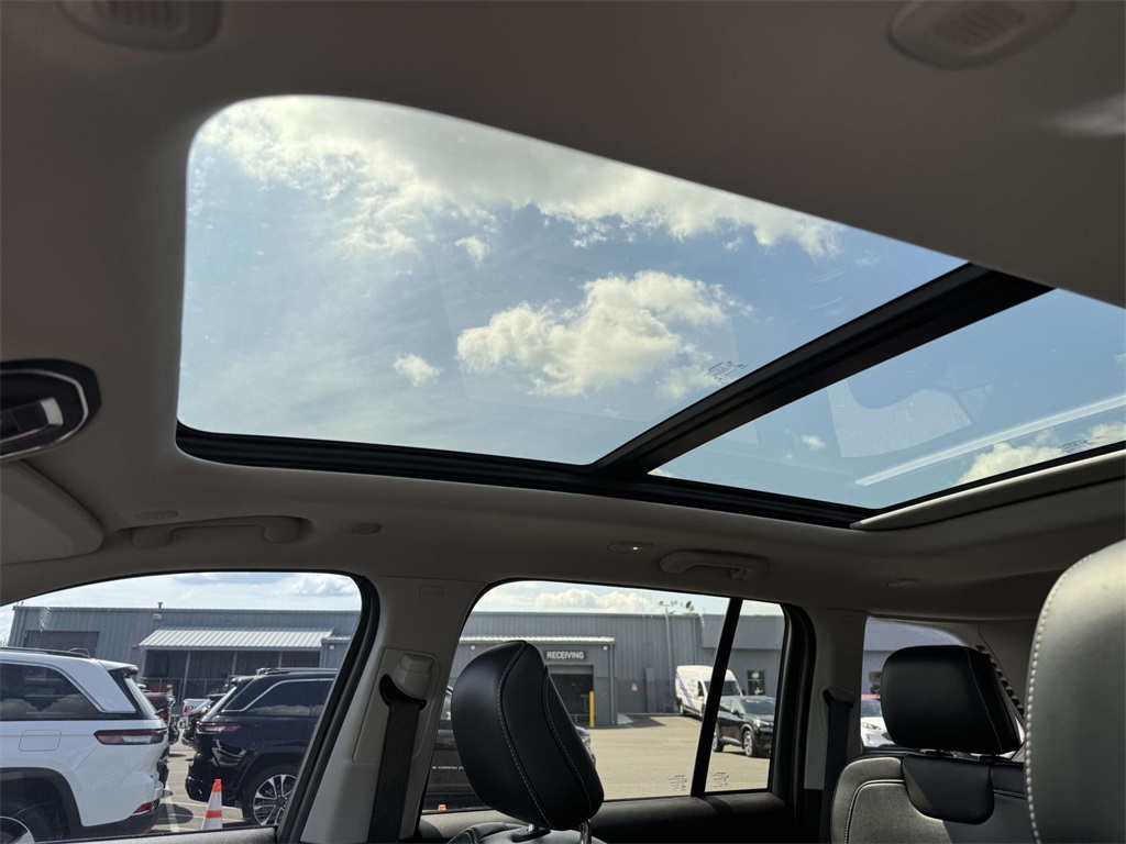 2022 Jeep Cherokee Limited 4xe photo 3