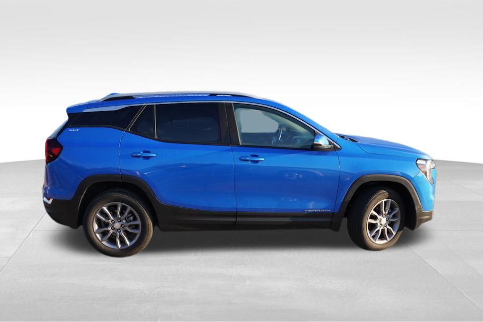 2024 Gmc Terrain SLT photo 2