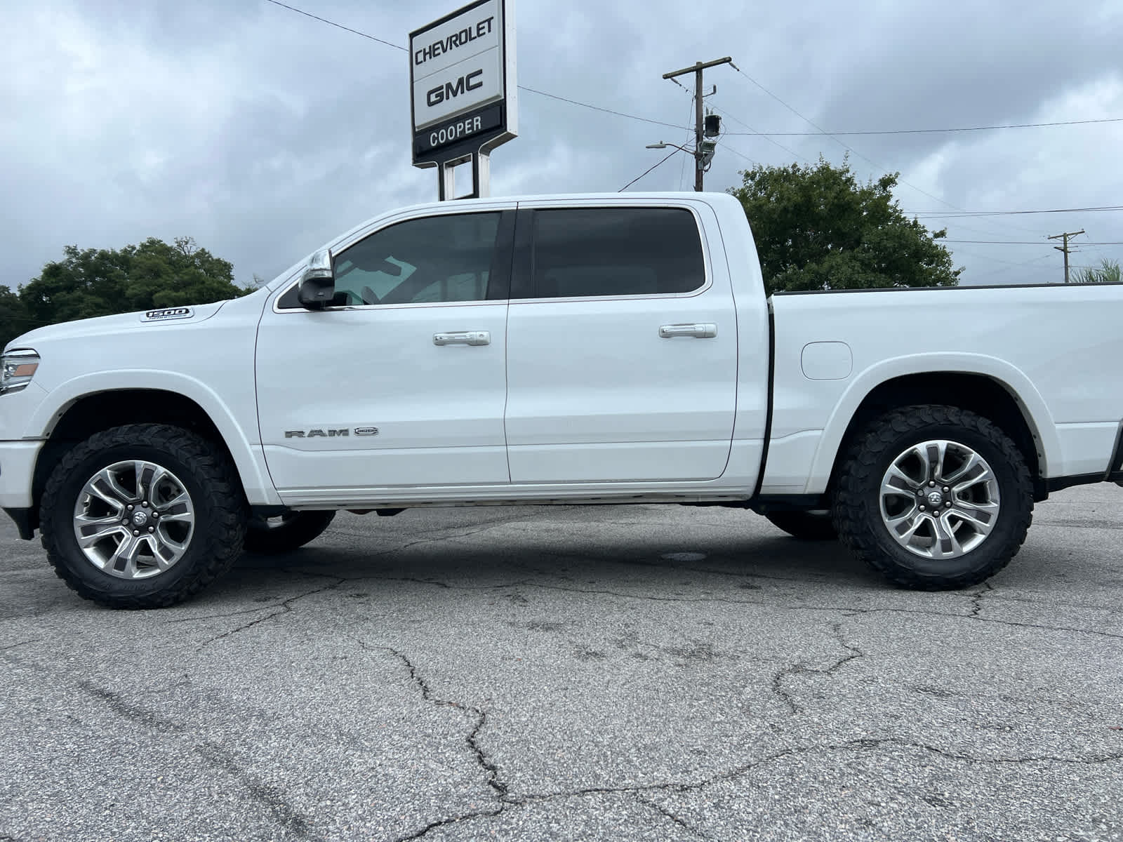 2022 Ram 1500 Longhorn photo 2