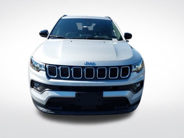 2025 Jeep Compass Latitude photo 4