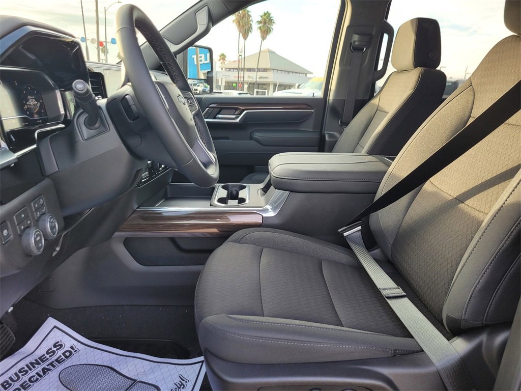 2025 Chevrolet Silverado 2500HD LT photo 10