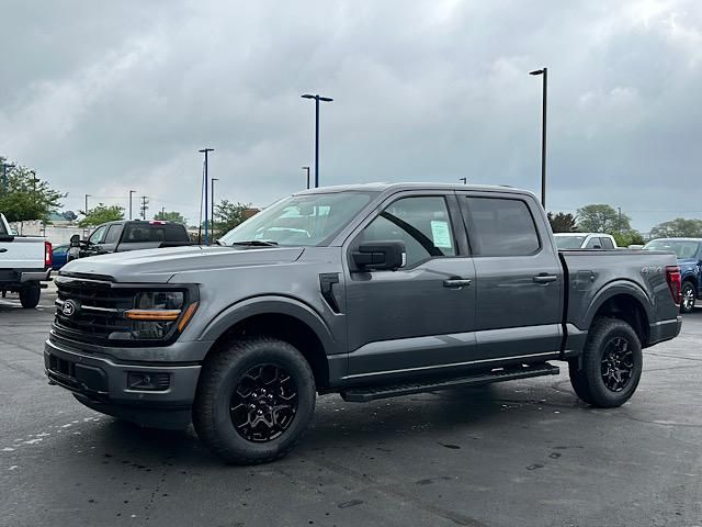 2025 Ford F-150 XLT photo 2