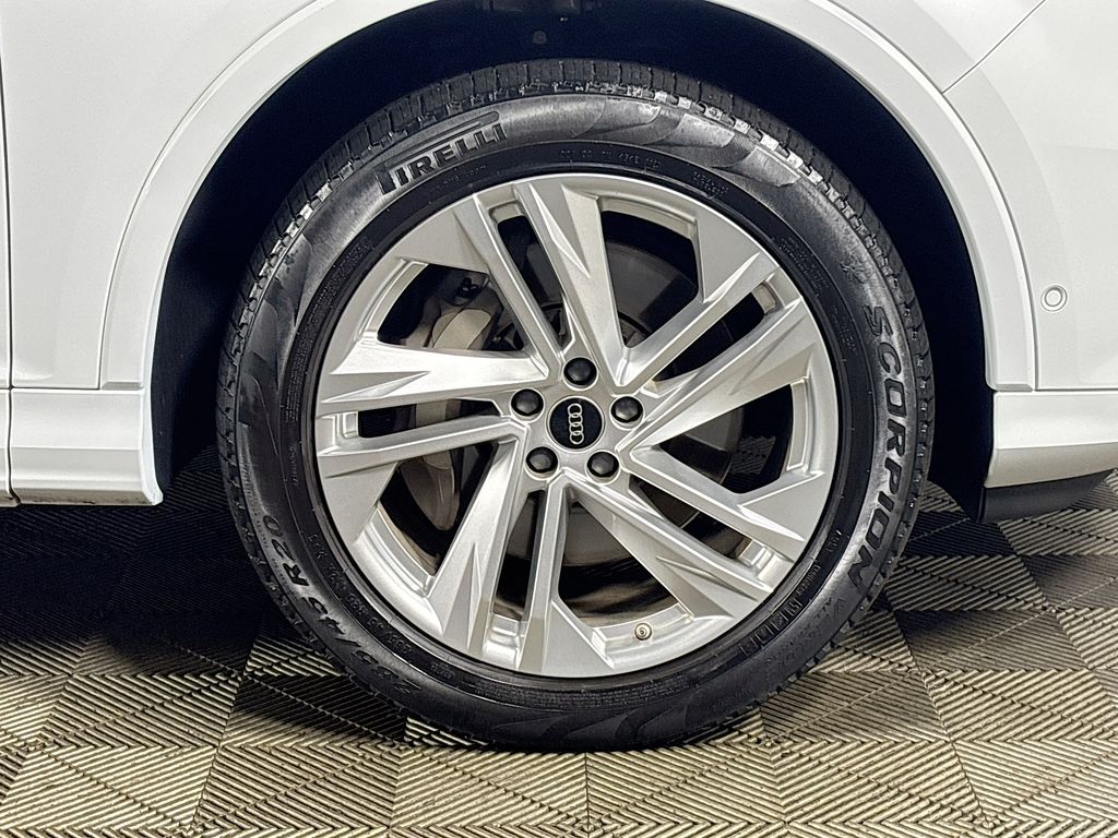 2024 Audi Q7 55 Premium Plus photo 22