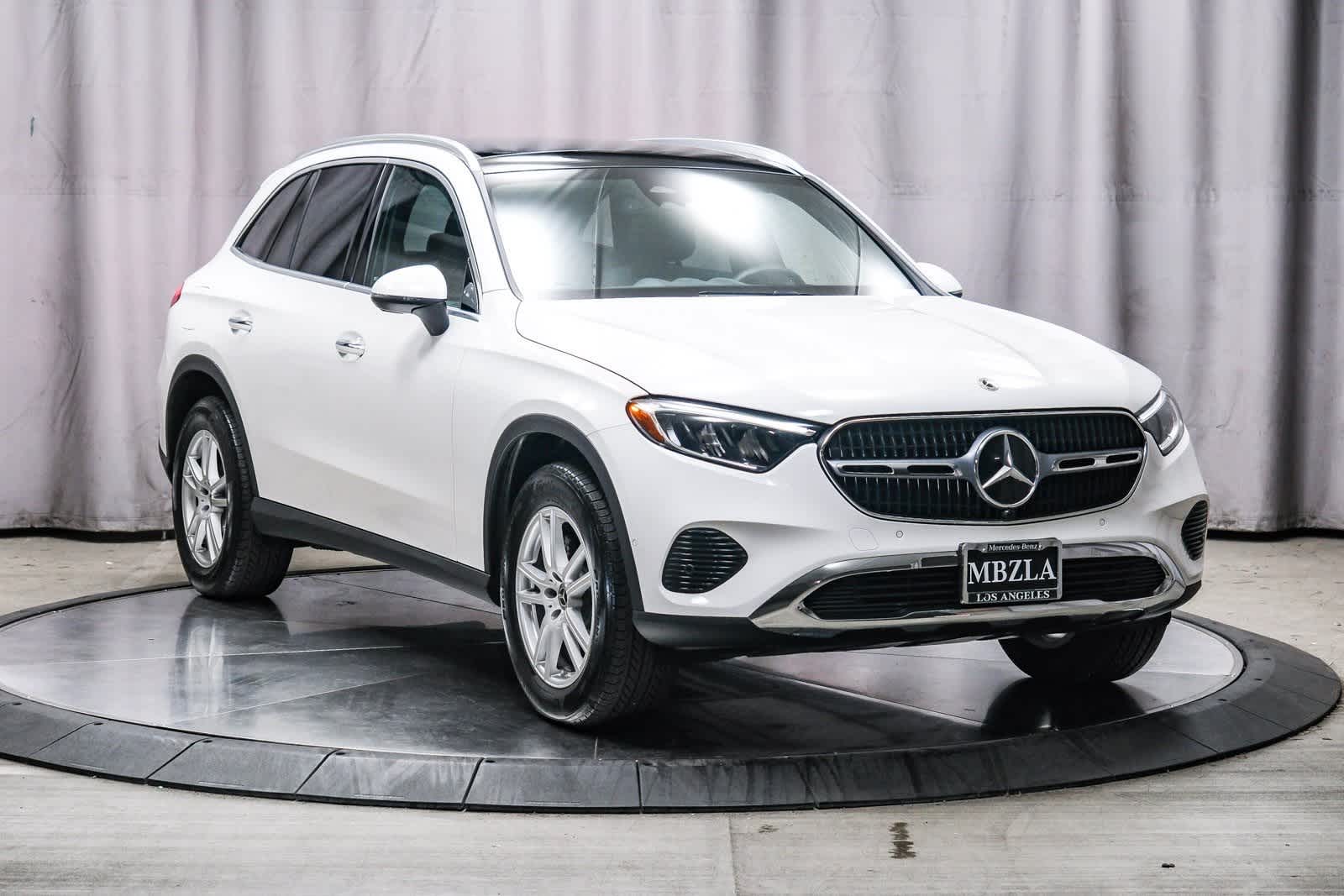 2025 Mercedes Benz GLC 300 4MATIC photo 4