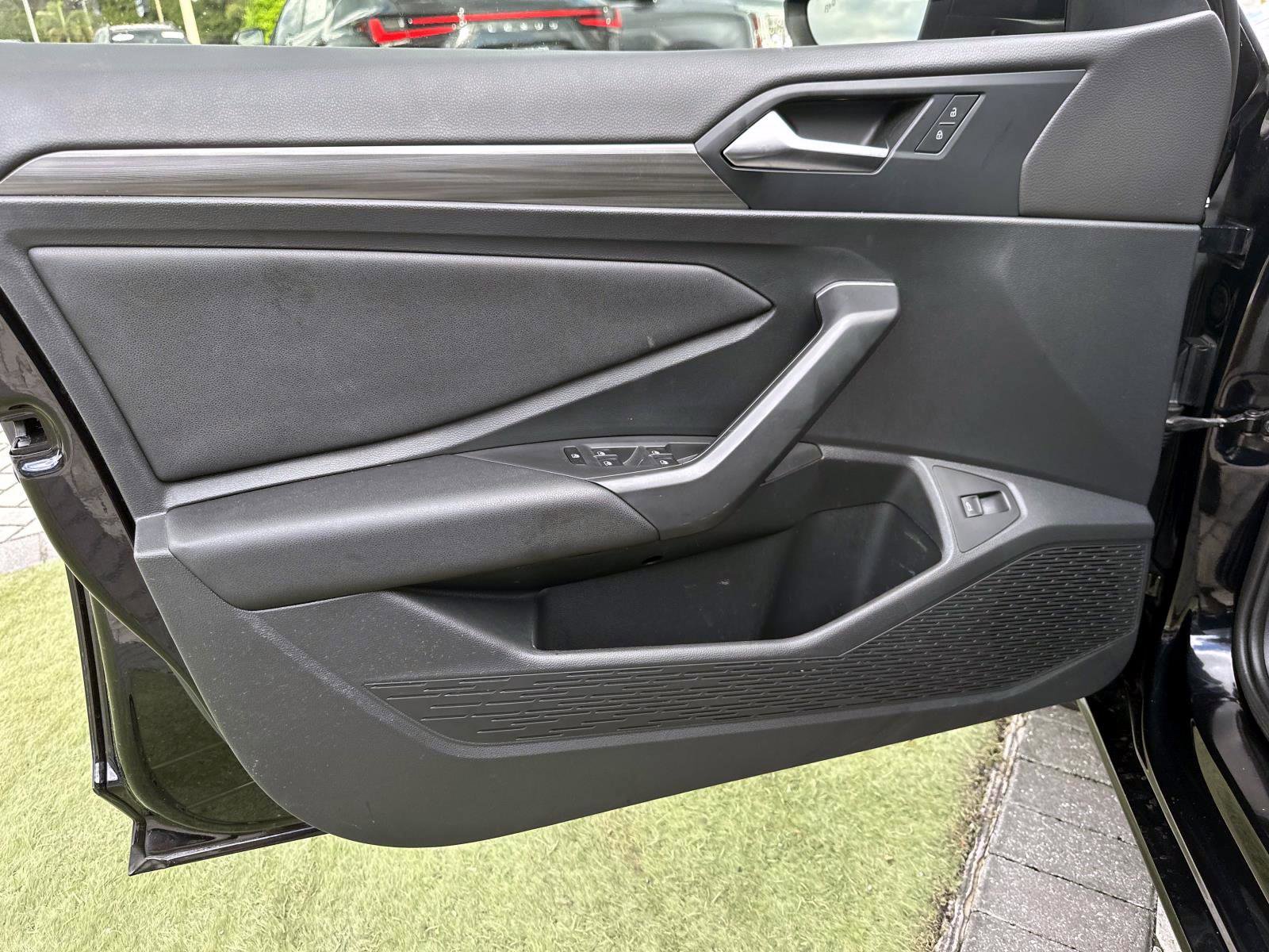 2019 Volkswagen Jetta SEL photo 13