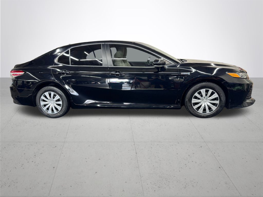 2018 Toyota Camry Hybrid LE photo 7