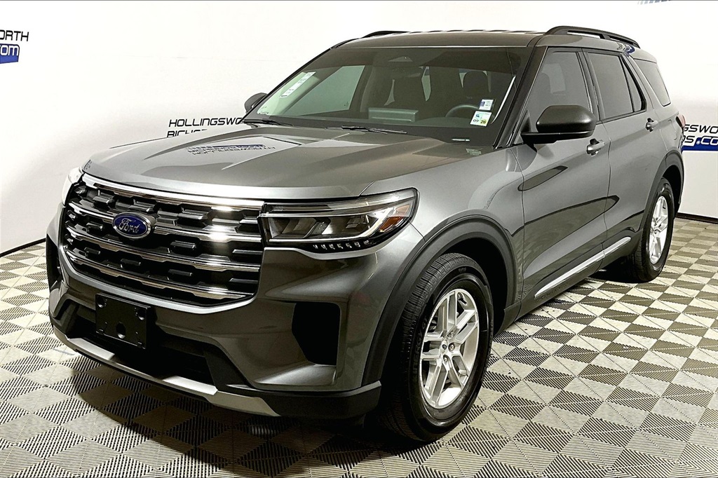 2025 Ford Explorer Active's photo