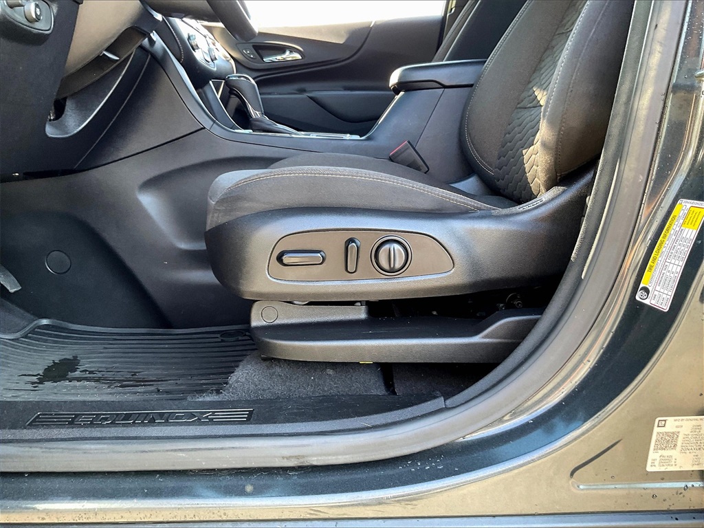 2019 Chevrolet Equinox LT photo 24