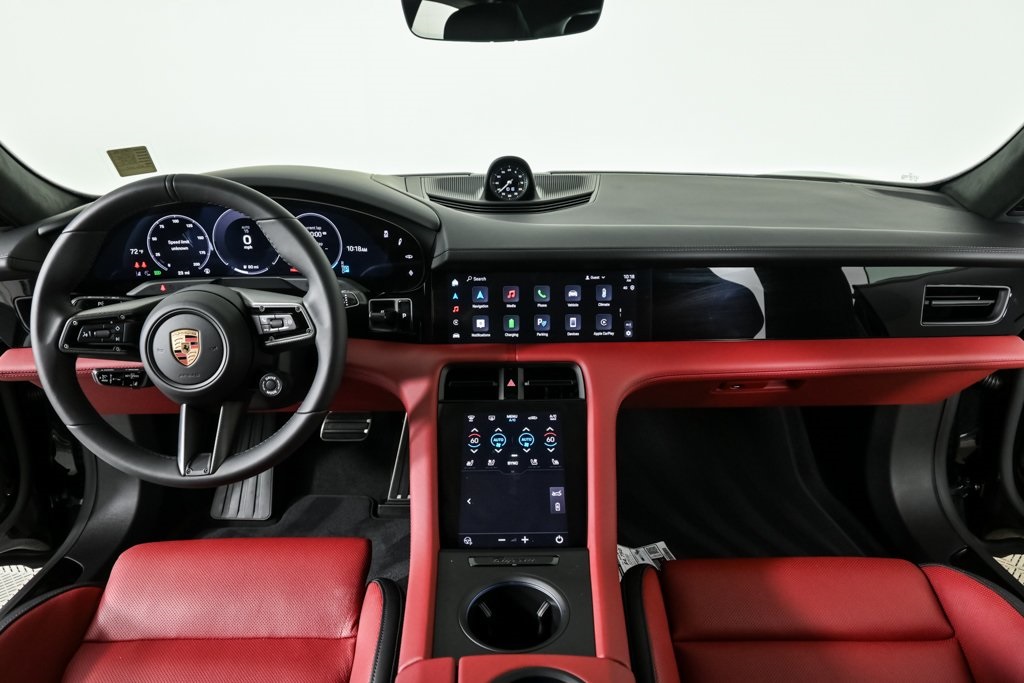 2025 Porsche Taycan GTS photo 19