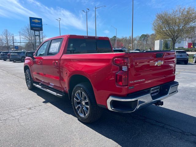 2025 Chevrolet Silverado 1500 LT photo 2