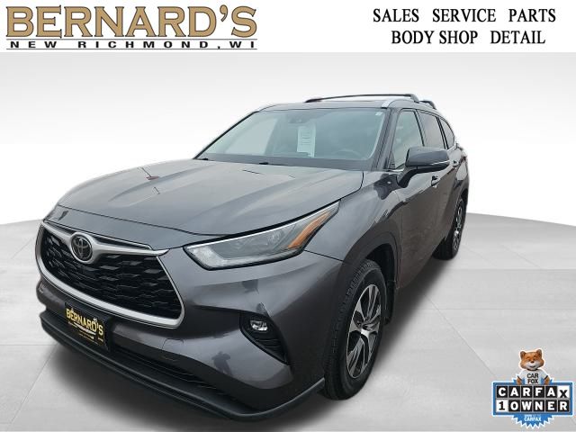 2021 Toyota Highlander XLE's photo