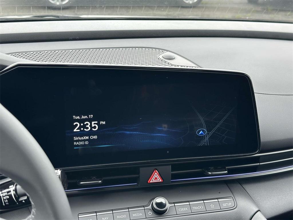 2025 Hyundai Elantra Hybrid SEL Sport photo 3