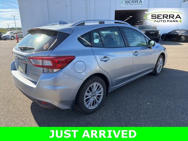 2018 Subaru Impreza 2.0i Premium photo 3