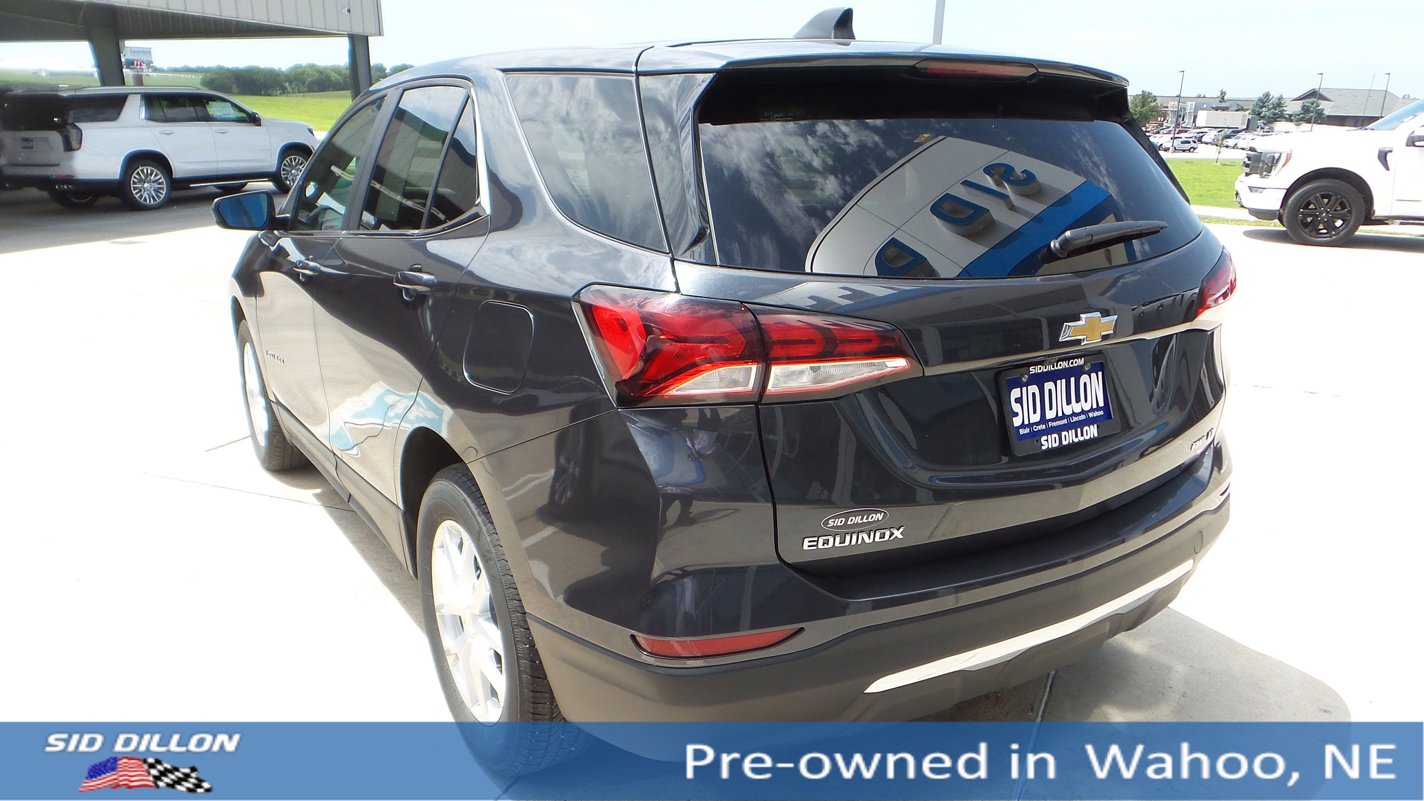 2022 Chevrolet Equinox LT photo 2