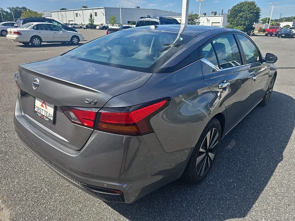 2022 Nissan Altima 2.5 SV photo 5