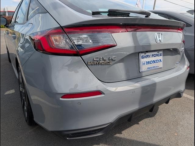 2025 Honda Civic Sport Touring photo 18