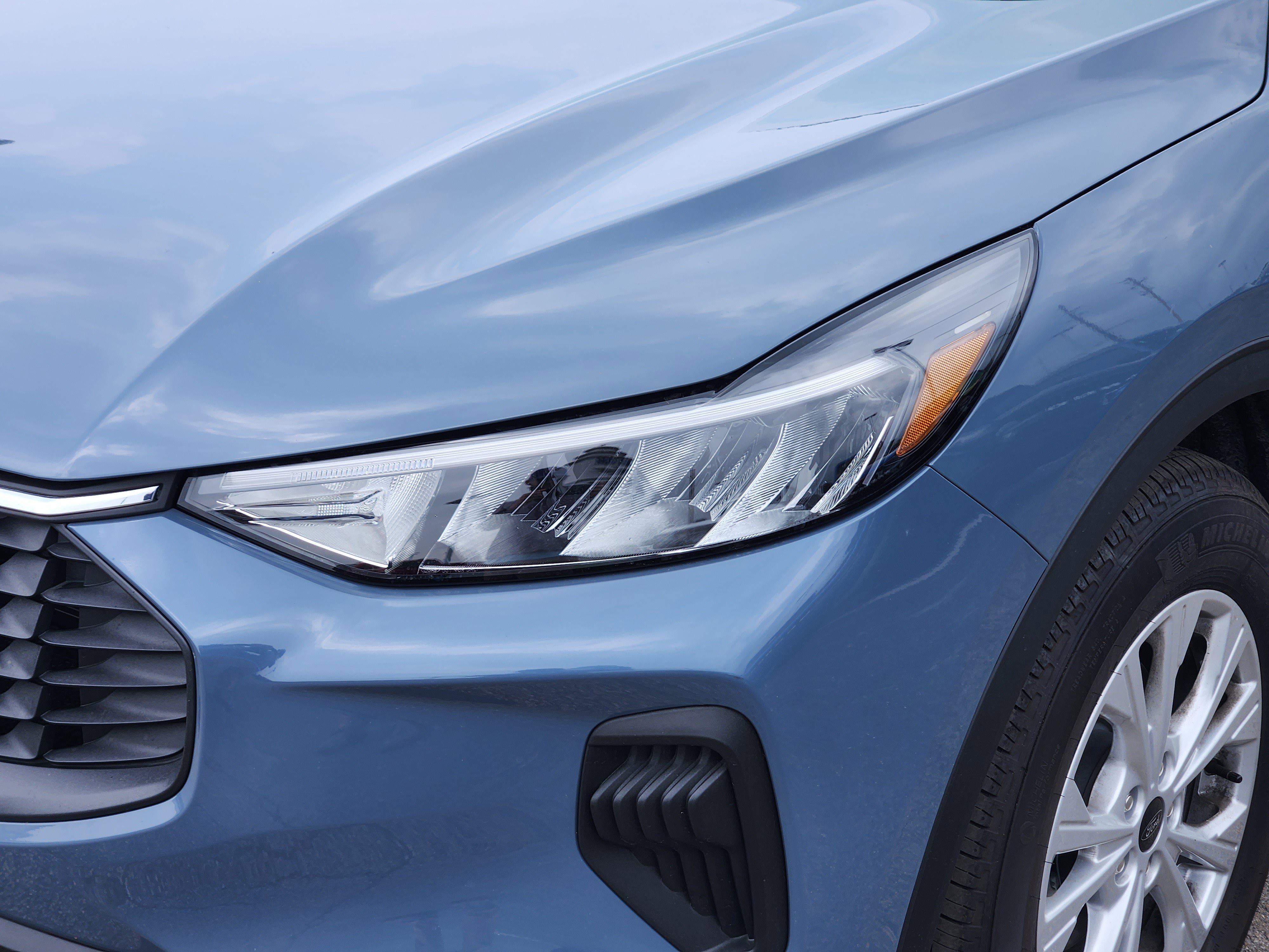 New 2025 Vapor Blue Metallic Ford Active image 5
