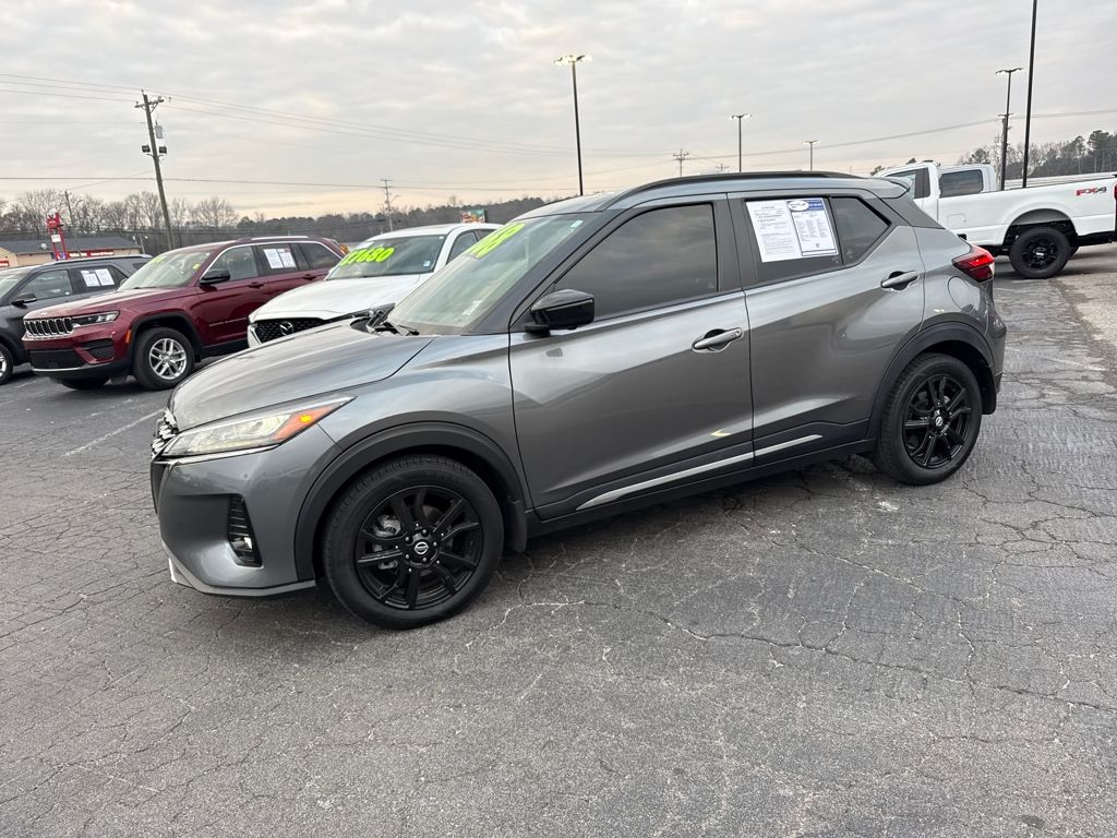 2021 Nissan Kicks SR