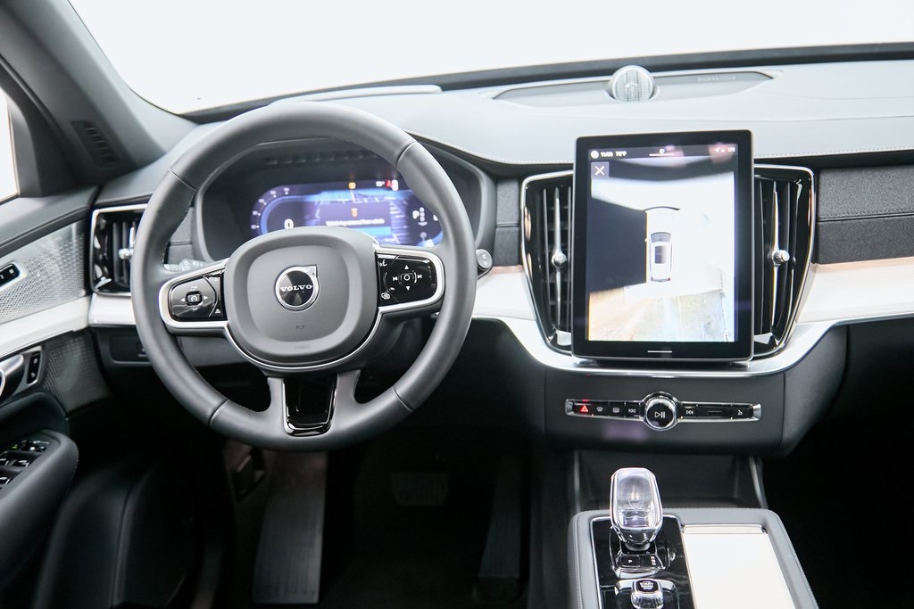 2025 VOLVO XC90 - Image 26