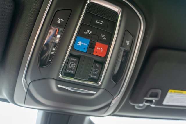 2025 Jeep Grand Cherokee Laredo X photo 21