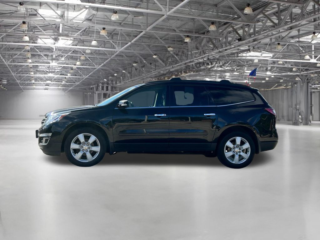 2017 Chevrolet Traverse 1LT photo 3