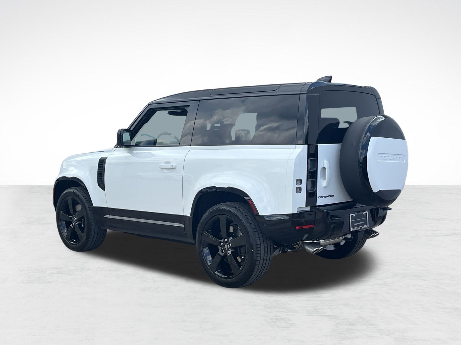 2025 Land Rover Defender 90 V8 photo 2
