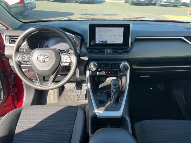 2023 Toyota RAV4 LE photo 3