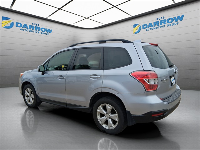 2016 Subaru Forester 2.5i Premium photo 3