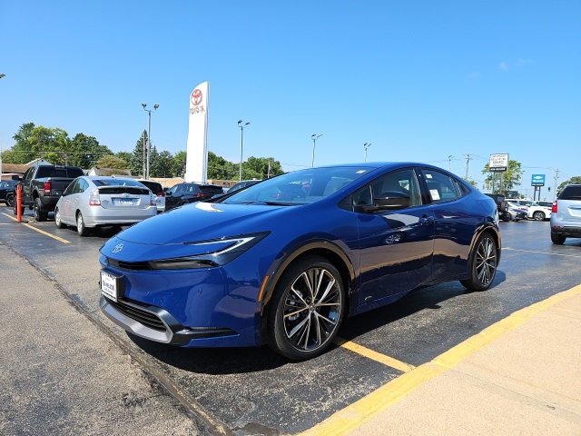 2026 Toyota Prius XLE photo 3