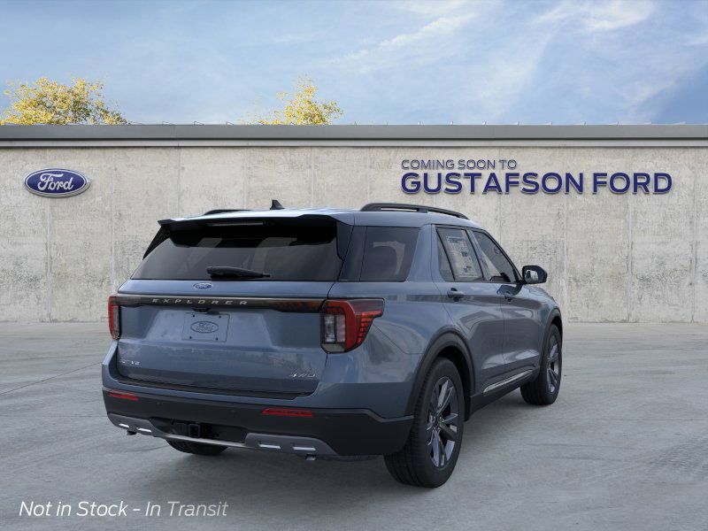 2025 Ford Explorer photo 4
