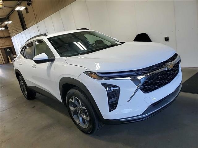 2024 Chevrolet Trax LT's photo