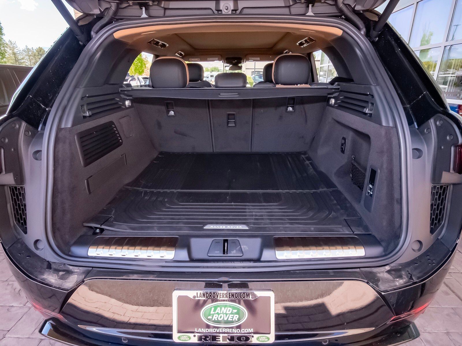 2025 Land Rover Range Rover Sport SE photo 46