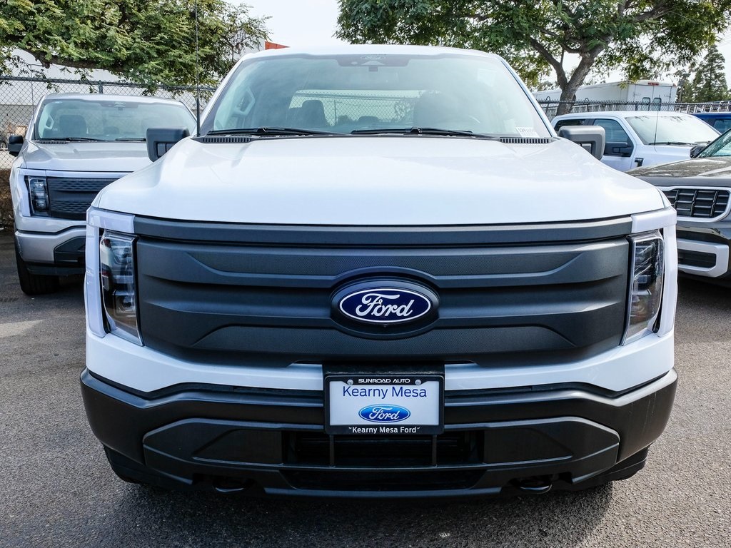 2024 Ford F-150 Lightning photo 2