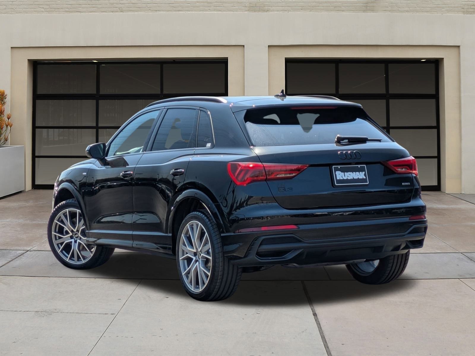 2025 Audi Q3 S line Premium Plus photo 2